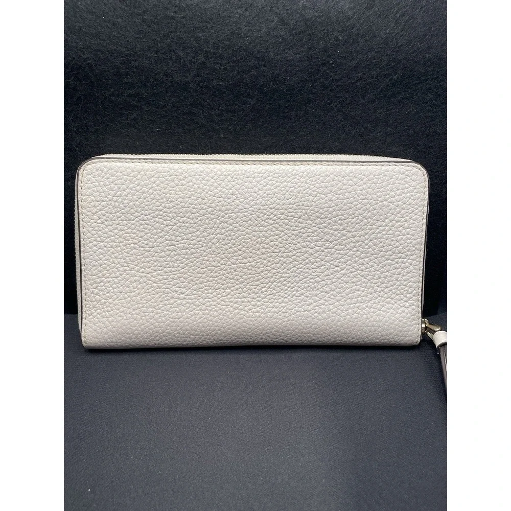 Coach Authentic Model K1981 Serial F75908 Pebble Ivory Wristlet Wallet One Owner